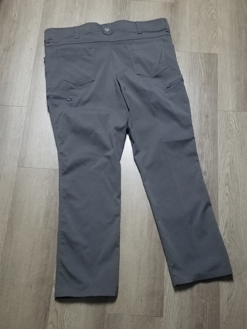 Wrangler Men's Dark Gray Cargo Pants with Zip Pocket (Size 42/30) - Picture 3 of 10